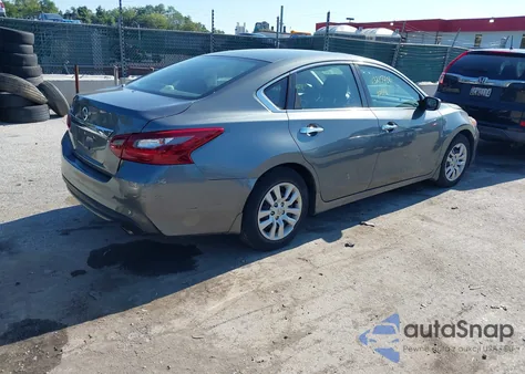 2018 Nissan Altima 2.5 S z USA, uszkodzony, nr VIN 1N4AL3AP0JC270618